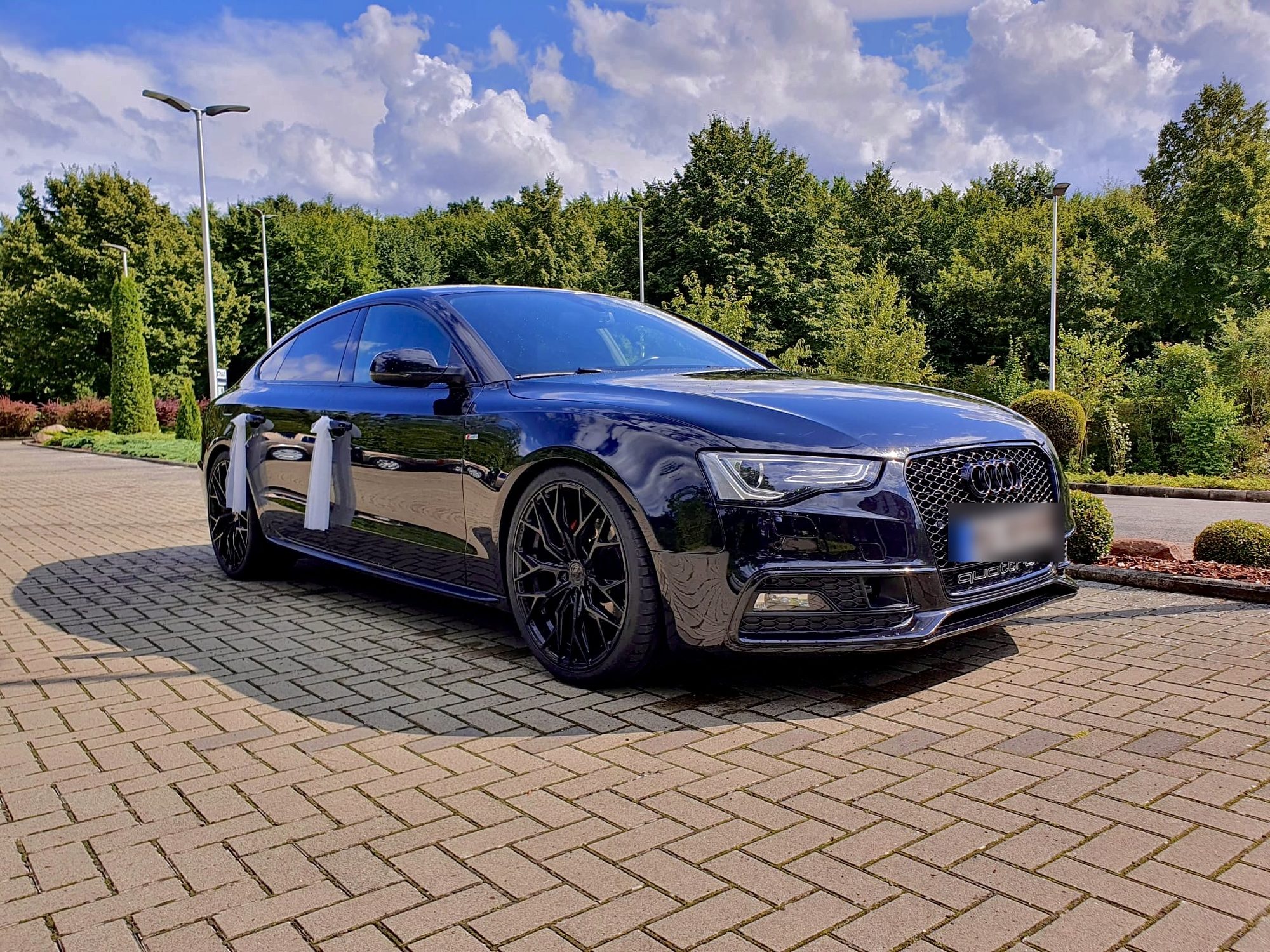 Audi Coupé in Schwarz – Hochzeitsfahrzeug nach der Aufbereitung